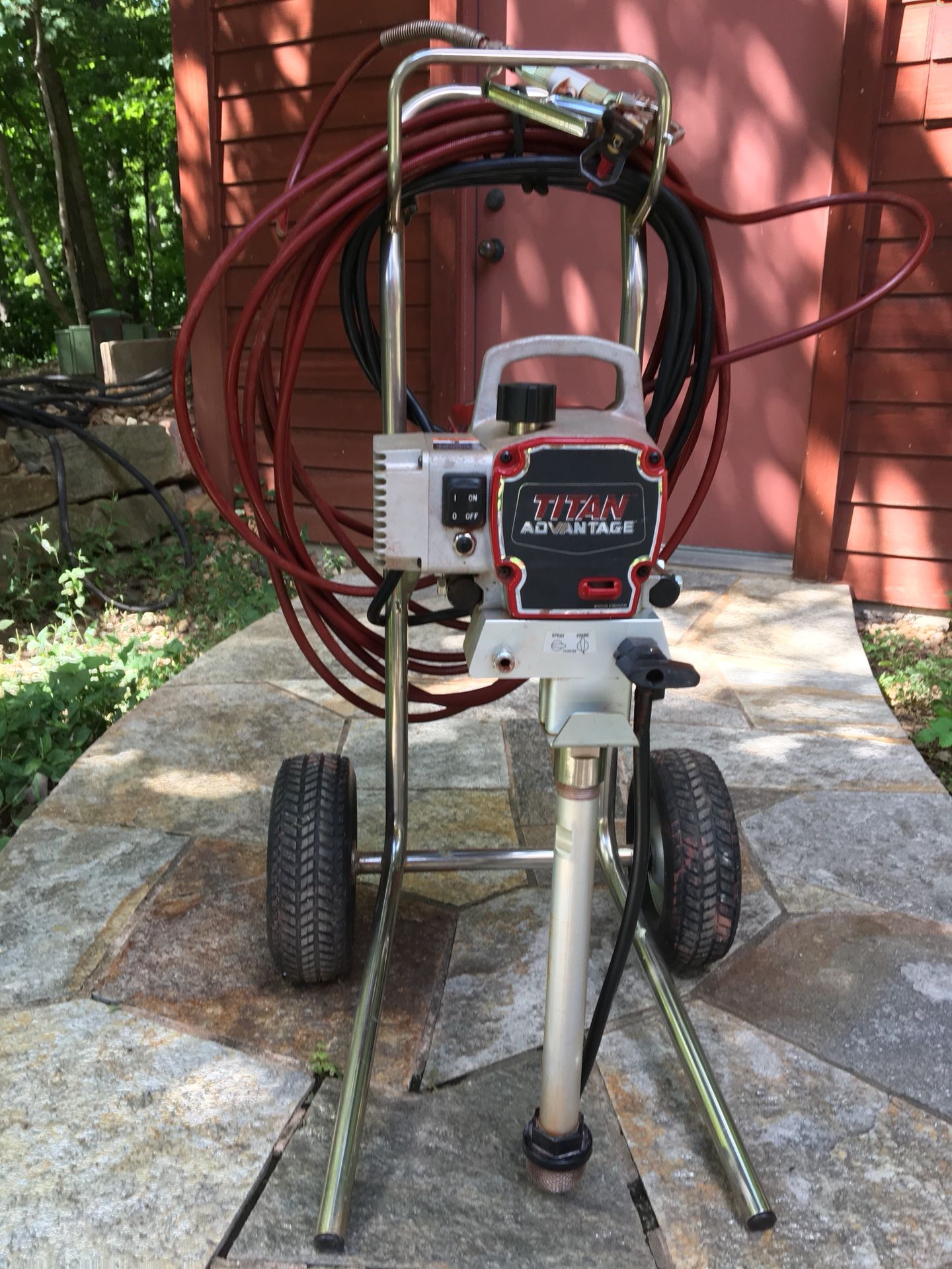 Paint Sprayer Titan Advantage 400 with rolling cart