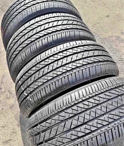 🛞❇️  215/45/18 Vendo Set de Tires con 80% de vids las 4