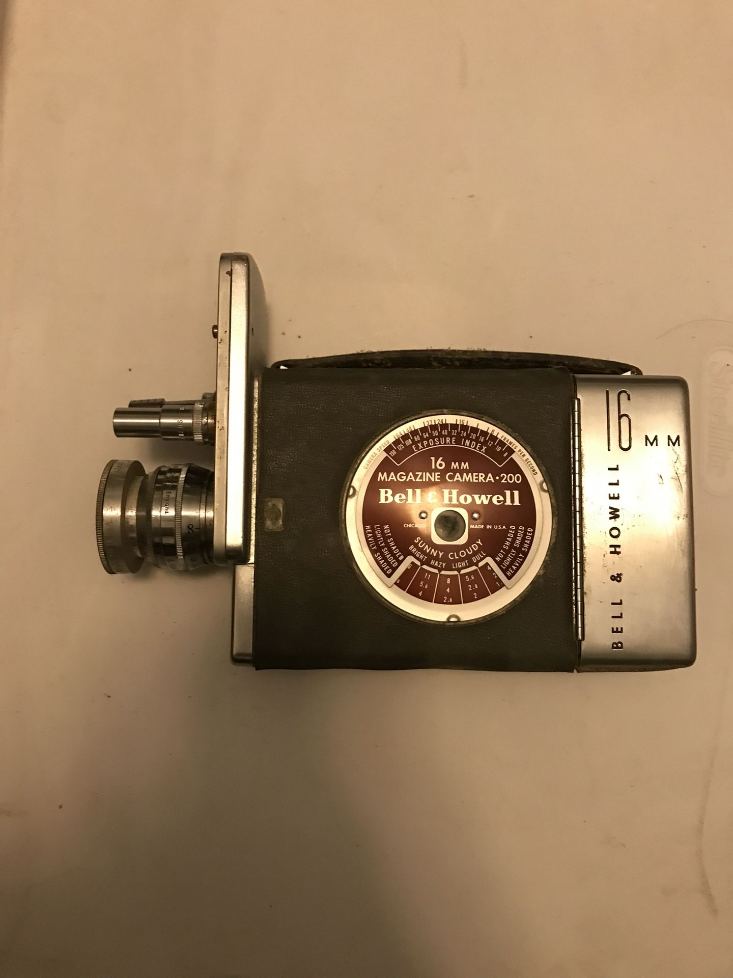 Vintage Bell & Howell 16mm Magazine Camera 200 with Case & Film Magazines