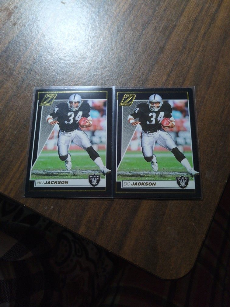 BO JACKSON FOOTBALL CARDS.