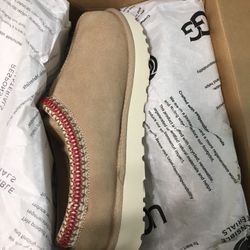 UGG Tasman slipper, size 9 Sand dark cherry womens Trendy comfy daily footwear