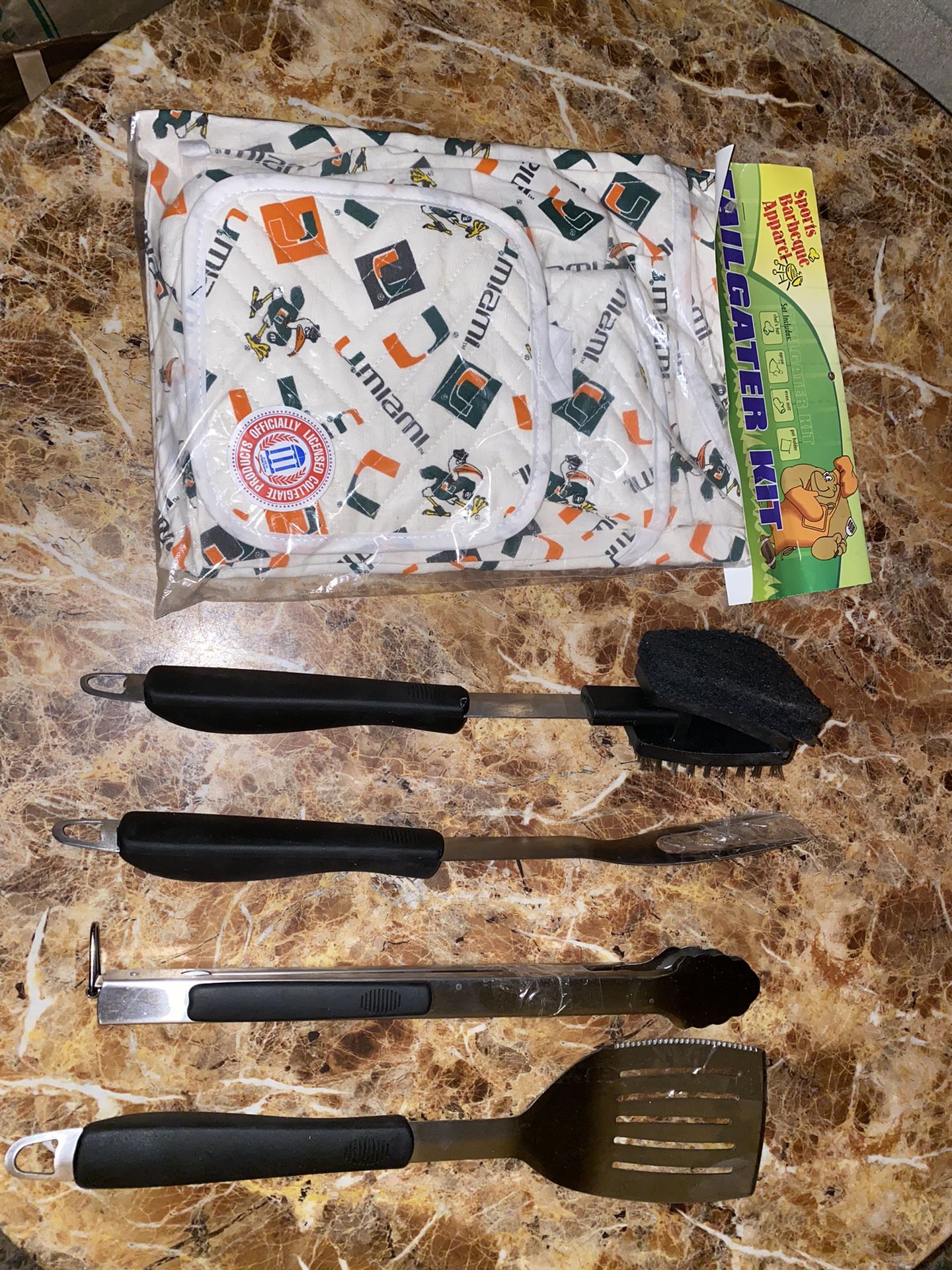 New Ultimate Tailgater’s BBQ Set : Includes All You See