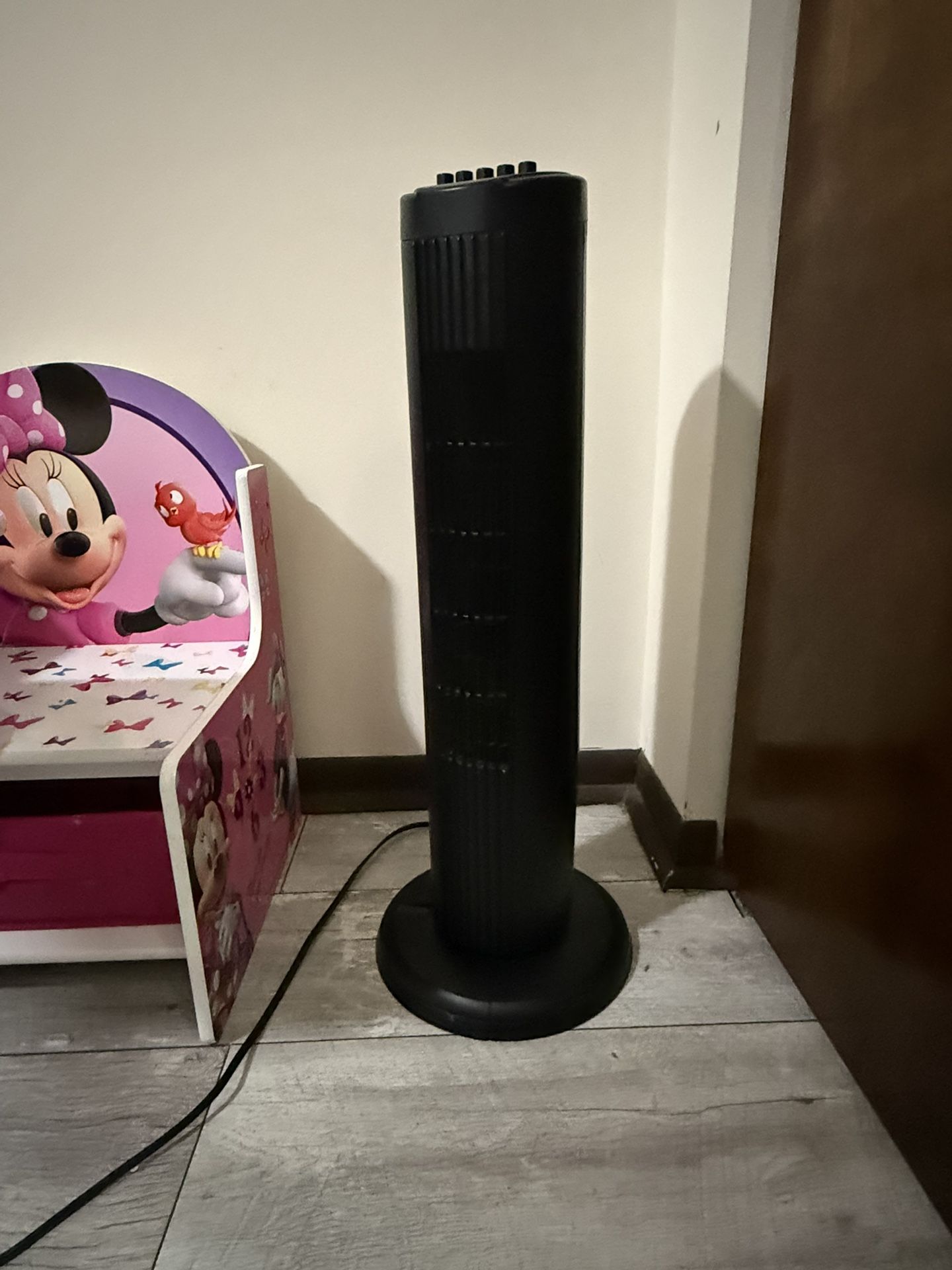 GD Midea Quiet Bladeless Oscillating Tower Fan