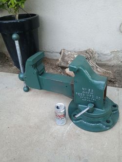Old REED swivel base vice