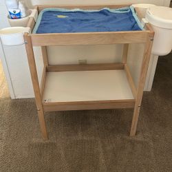 IKEA Changing Table with Storage – Excellent Condition$20/OBO