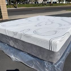 Queen Organic Cool Gel Memory Foam!!