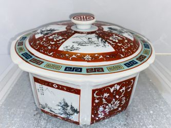 VTG CHINESE HEXAGONAL PORCELAIN COVERED CASSEROLE/SERVING BOWL MADE IN TAIWAN