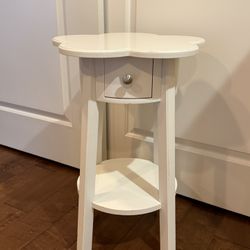 Kid Side Table White/ Antique White