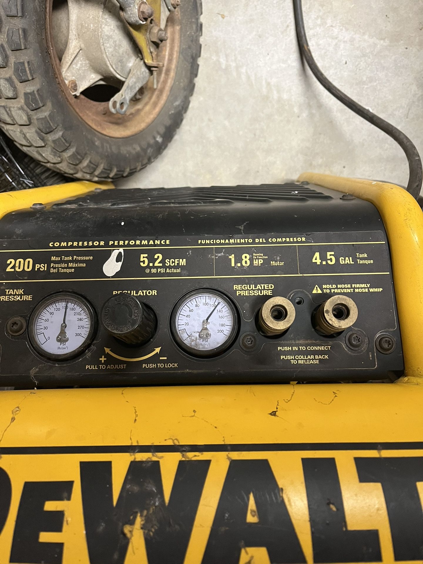 Dewalt 4.5 Gallon Air Compressor