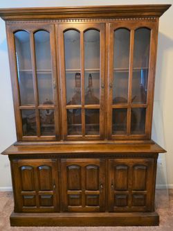 Ethan Allen Hutch with light.