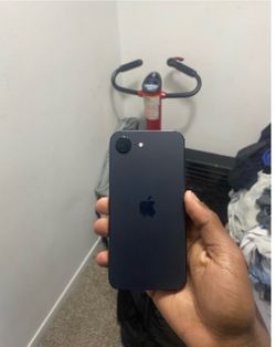 iPhone 16e