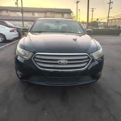 2014 Ford Taurus 