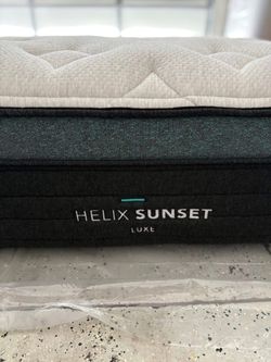 Like New! Helix Sunset Luxe Queen Mattress - Delivery Available!