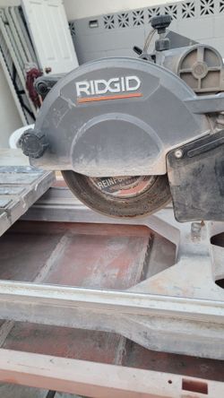 Tile machine