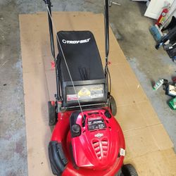 Troy-Bilt 21 In 6.75 HP 190cc Briggs & Stratton Push Lawn Mower With Large Bag Full Tune Up Excellent Shape