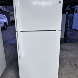 GE Refrigerator 