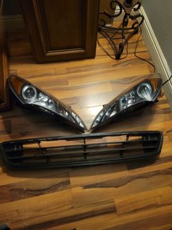 2015 Hyundai Genesis Front Grille & Headlights