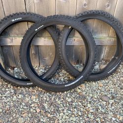 Duro Razorback MTB Tires- 26 x 3.00