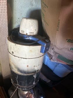 Ice cream maker
