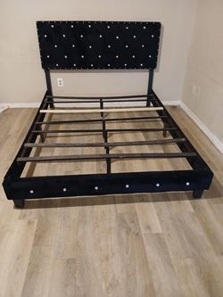 Queen Black Diamond Platform Bedframe