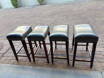 4 Bar Stools
