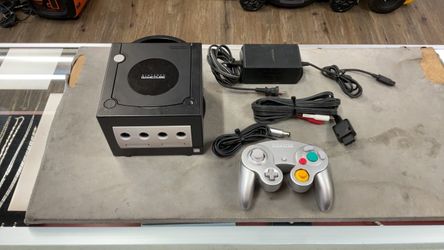 Nintendo Game Cube Complete Console