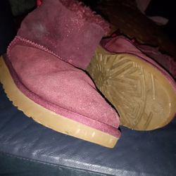 Size 5 Uggs 