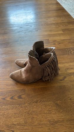 Tussle Boots