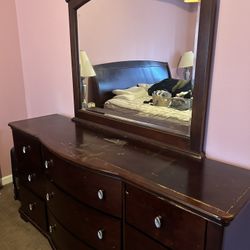 Mirror And Dresser 
