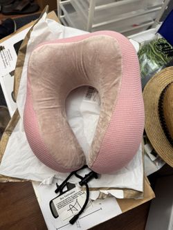 Travel Pillow With Memory Foam.