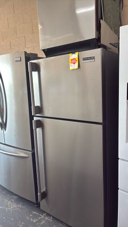 Nice like new Frigidaire stailenss steel refrigerator
