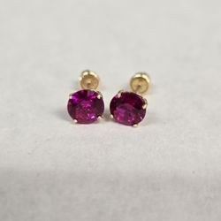 14kt Gold Red Stone Earrings 