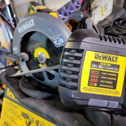 Dewalt Flex volt 60v Circular Saw Like New Comes With Charger Only NO BATTERY