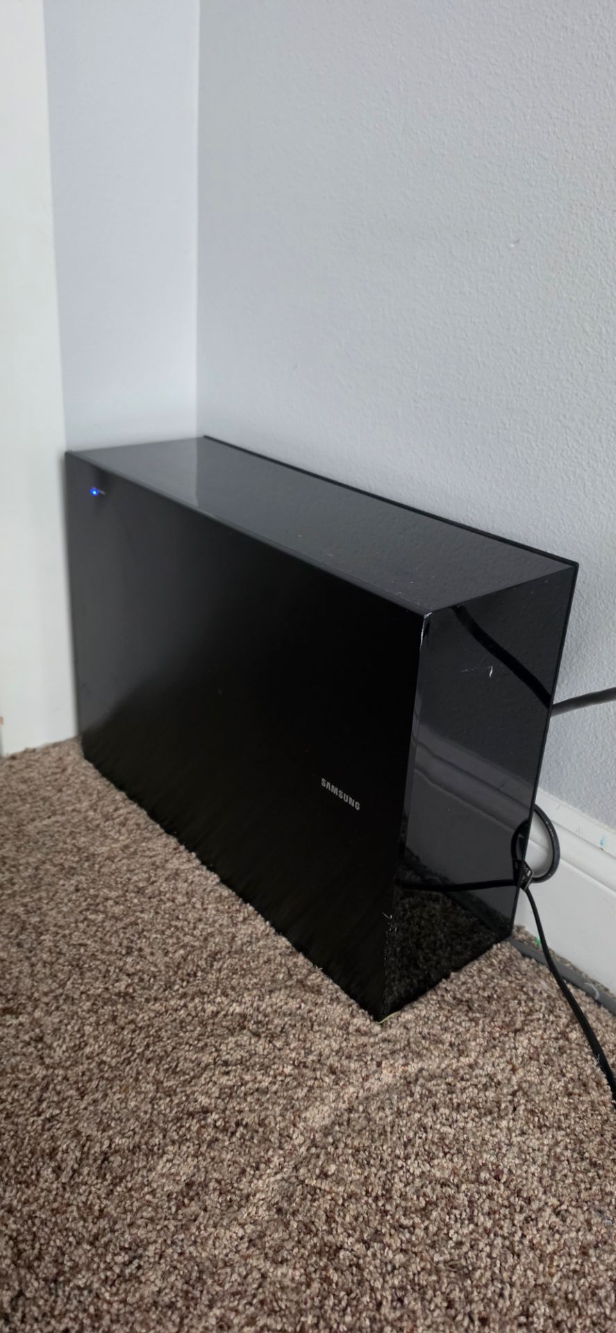 Samsung subwoofer and soundbar