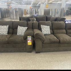 Coach And Love Seat brand New 