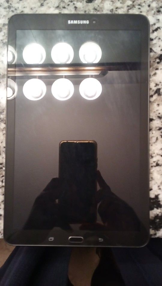 9.6 Verizon Samsung Tablet Works Great 