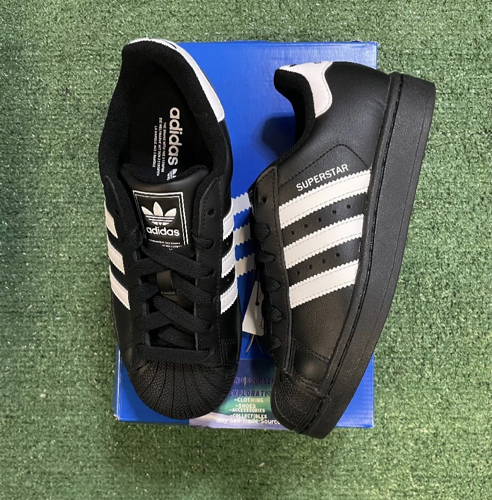 Adidas superstar black white