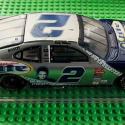 NASCAR Rusty Wallace/Elvis Presley EP25 2002 Ford Taurus 1:24 Collectable Car