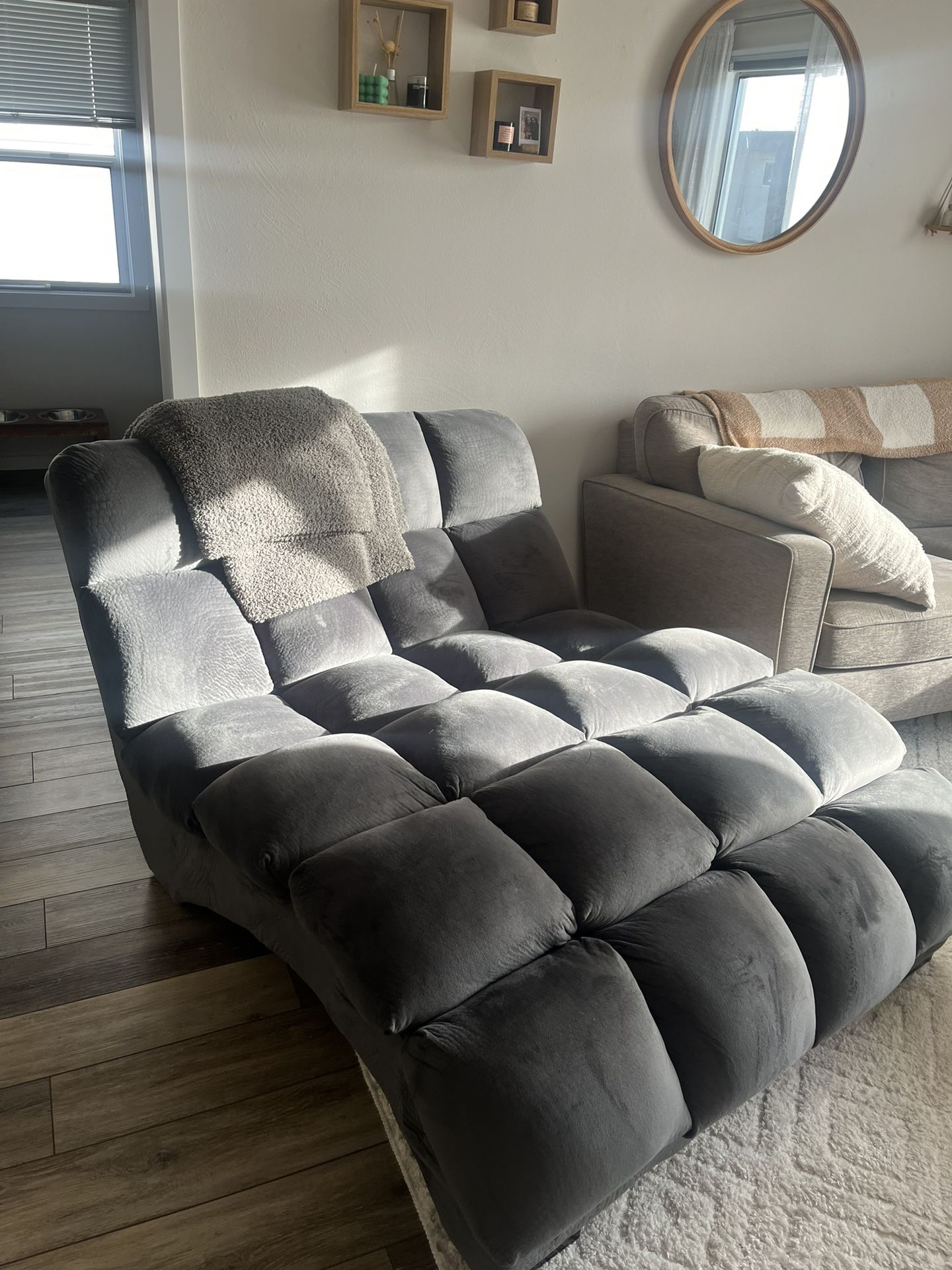 Chaise Lounge Chair