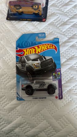 Hot Wheels '17 Ford F-150 Raptor HW Torque 1:64 Diecast Silver Black
