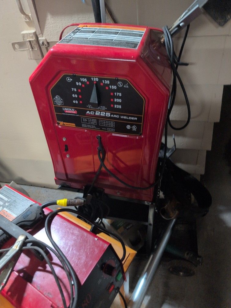 Lincoln Arc Welder W/ Stinger 
