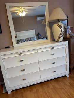 Bedroom Set – 6 Pieces – Cream Color