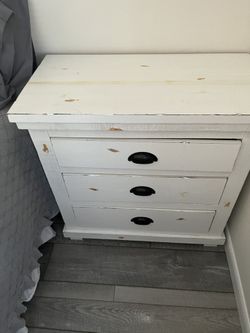 DISTRESSED WHITE NIGHT STAND