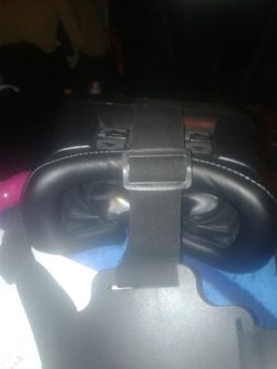 Virtual reality goggles