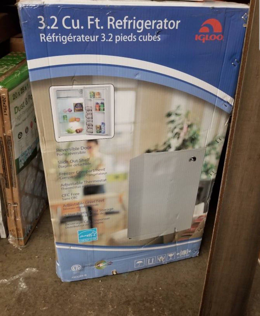 New 3.2 cu ft Igloo Refrigerator, Retail $150!!!! - $75 (4322 calumet ave Hammond In)