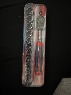 Snap on America 250 ratchet/socket set
