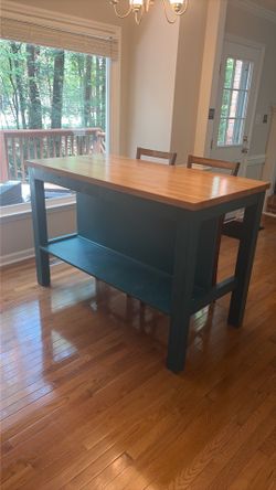 Wood Counter Island Table & Chairs
