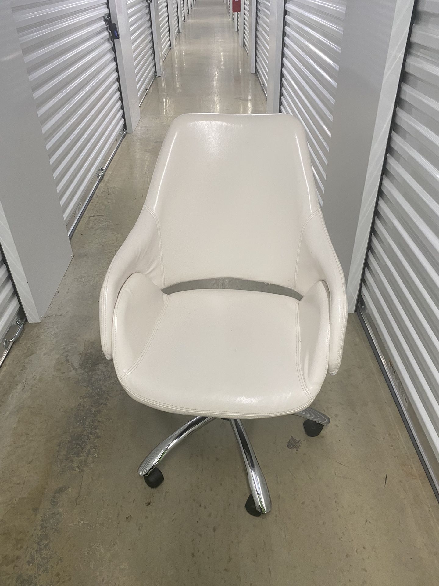White Comfy Desk chair