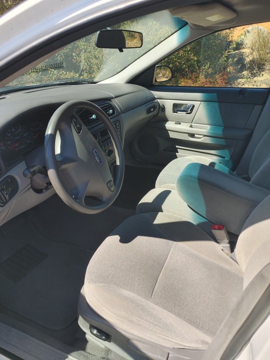 2001 Ford Taurus