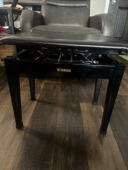 Yamaha Adjustable  Bench Chair For Electric Piano 